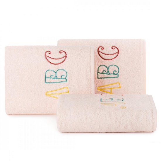 Ręcznik dziecięcy z haftowaną aplikacją z literkami 30x50cm - 30 X 50 cm - różowy
