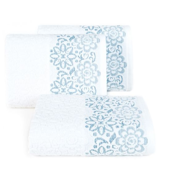 Ręcznik bawełniany biały Ria z bordiurą w niebieskie kwiaty 70x140 cm o gramaturze 500 g/m2 Eurofirany - 70 x 140 cm - biały