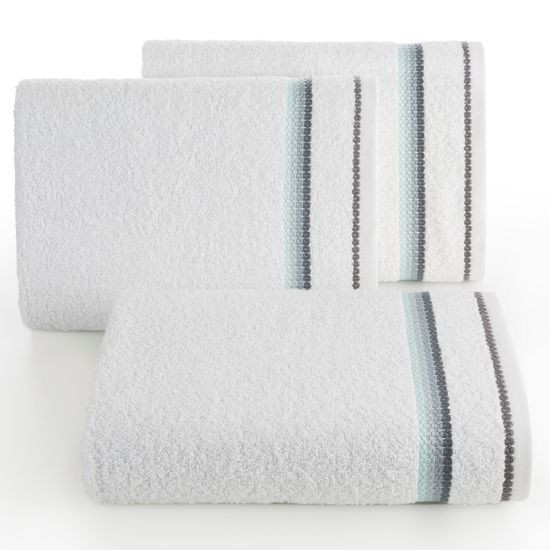 Ręcznik z tęczowym haftem na bordiurze 50x90cm - 50 X 90 cm - biały