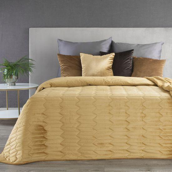 Narzuta na łóżko miodowa SOFIA 1 z matowego welwetu pikowana bezszwowo 170x210 cm Eurofirany - 170 x 210 cm - złoty