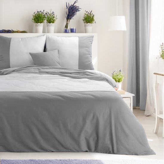 NOVA DUO BIAŁO-STALOWY KOMPLET POŚCIELI Z BAWEŁNY RENFORCE Z ESTETYCZNĄ WYPUSTKĄ 160X200 cm, 2x 70x80 cm EUROFIRANY NOVA DUO BIAŁO-STALOWY KOMPLET POŚCIELI Z BAWEŁNY RENFORCE Z ESTETYCZNĄ WYPUSTKĄ 160X200 cm, 2x 70x80 cm EUROFIRANY - 160 x 200 cm