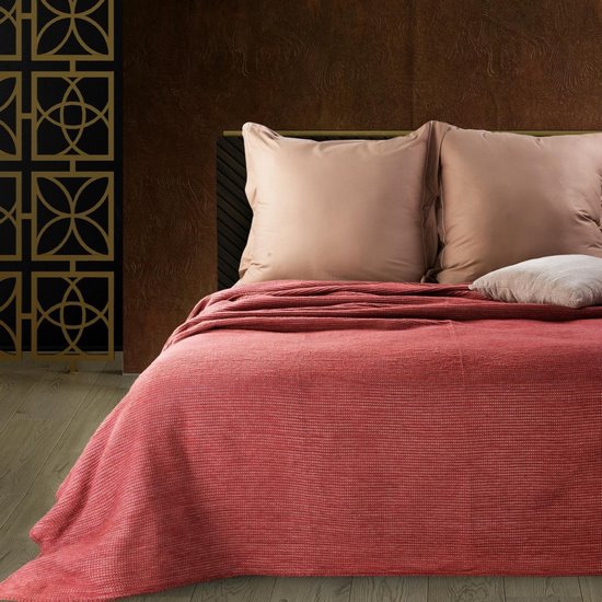 MOROCCO czerwona narzuta na łóżko z włóknem z recyklingu 240x220 cm TERRA COLLECTION Eurofirany - 220 x 240 cm - czerwony