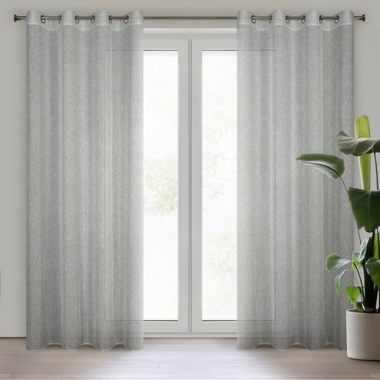 Dekoracja okienna z siateczki przetykana srebrną nicią NADIN popielata 140x250 cm na przelotkach Eurofirany Dekoracja okienna z siateczki przetykana srebrną nicią NADIN popielata 140x250 cm na przelotkach Eurofirany - 140 x 250 cm