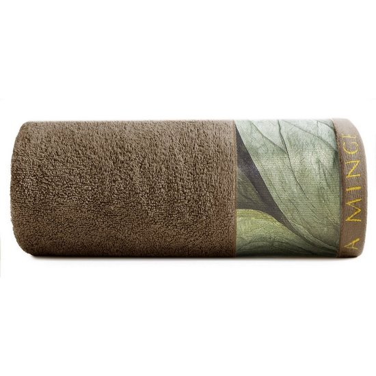 SILK jasno brązowy ręcznik kąpielowy z welwetową bordiurą z logiem kolekcji Ewa Minge 50x90 cm cm Eurofirany SILK jasno brązowy ręcznik kąpielowy z welwetową bordiurą z logiem kolekcji Ewa Minge 50x90 cm cm Eurofirany - 50 x 90 cm
