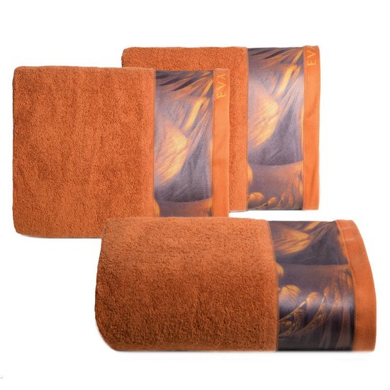 SIMONA ceglasty ręcznik kąpielowy z dekoracyjną bordiurą z designerskim wzorem EWA MINGE 50X90 cm EUROFIRANY SIMONA ceglasty ręcznik kąpielowy z dekoracyjną bordiurą z designerskim wzorem EWA MINGE 50X90 cm EUROFIRANY - 50 x 90 cm