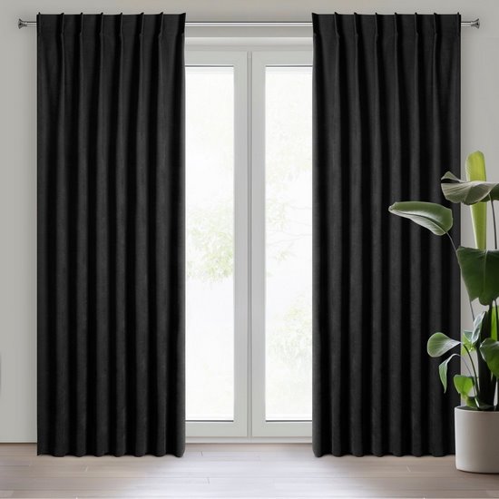 Zasłona jednokolorowa Dora z tkaniny o welurowej strukturze na flexach 50x240 cm, czarna Zasłona jednokolorowa Dora z tkaniny o welurowej strukturze na flexach 50x240 cm, czarna - 50 x 240 cm