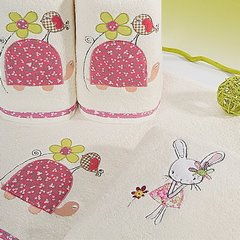 Dziecięcy ręcznik kąpielowy z falbanką różowy królik 70x140 cm - 70 X 140 cm - kremowy 3