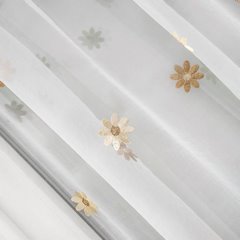 Firana z woalu haftowana w beżowe kwiaty biała na tunelu 400x160cm - 400 x 160 cm - biały 5
