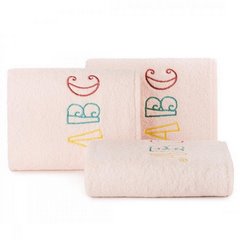 Ręcznik dziecięcy z haftowaną aplikacją z literkami 70x140cm - 70 x 140 cm - różowy 1