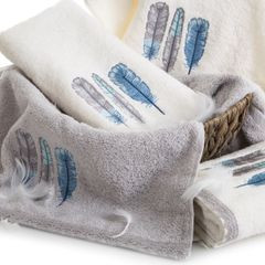 Ręcznik kąpielowy EMA z motywem haftowanych piór Design 91 - 50 x 90 cm - kremowy 3
