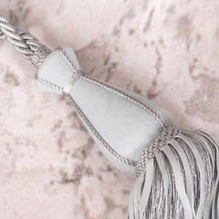 Dekoracyjny sznur ALISA srebrny do upięć z chwostem Eurofirany - 80 cm - jasnoszary 3