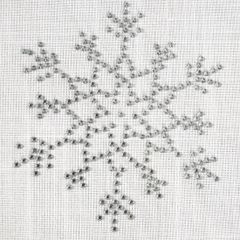 Obrus świąteczny kremowy JUDITH zdobiony płatkami śniegu Eurofirany - 85 x 85 cm - kremowy 4