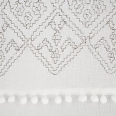Firana DAPHNE z etaminy zdobiona haftem i pomponami Eurofirany - 140 x 250 cm - biały 3
