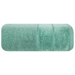 Ręcznik bawełniany ciemny zielony MARI z bordiurą z welwetu 70x140 cm Eurofirany o gramaturze 500 g/m2 - 70 x 140 cm - zielony 2