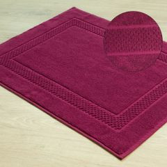 Caleb miękki dywanik łazienkowy z bawełny z ozdobnym wzorem Eurofirany - 50 x 70 cm - amarantowy 1