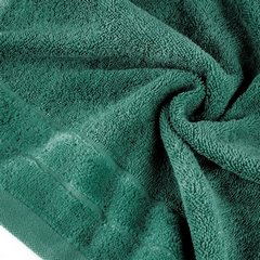 Ręcznik do rąk Damla z welwetową bordiurą Eurofirany - 30 x 50 cm - butelkowy zielony 4