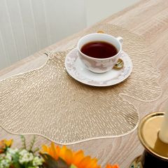 Podkładka stołowa miedziana GINKO w kształcie liścia miłorzębu 30x45 cm Eurofirany - 30 x 45 cm - miedziany 3