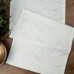 Bieżnik biały Blink 18 z welwetu z metalicznym wzorem liści roślin wodnych Eurofirany - 35 x 180 cm - biały 8