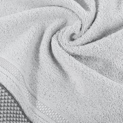 KINGA bawełniany ręcznik łazienkowy z żakardową bordiurą Eurofirany - 70 x 140 cm - jasnopopielaty 4