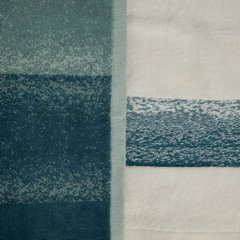 Komplet ręczników TRIS z bordiurą w pasy z efektem cieniowania przewiązanych efektowną wstążeczką - 37 x 25 x 10 cm - niebieski 5